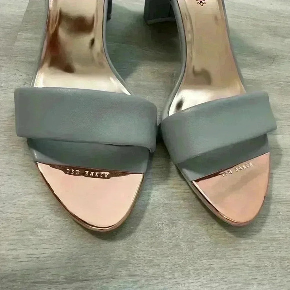 TED BAKER LONDON Ankle Strap Block Heel Sandal SIZE 39.5 - Picture 3 of 9